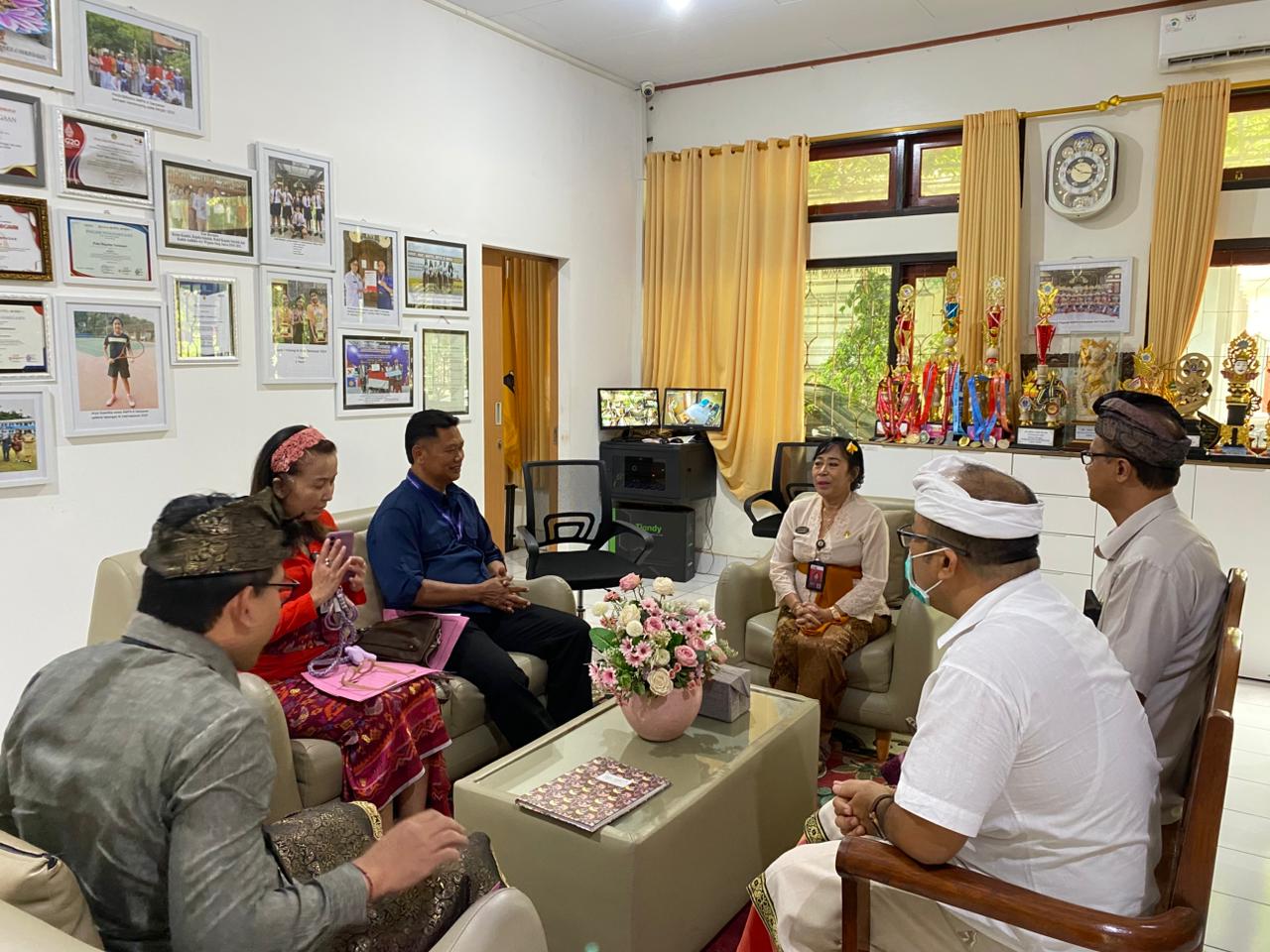 Kunjungan Lapangan Dalam Rangka Penilaian KIPRAH Tahap III Pada SMP Negeri 6 Denpasar
